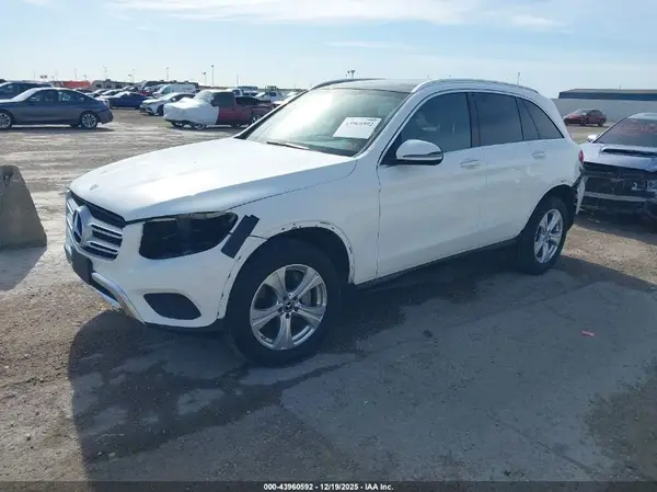 WDC0G4JB2JV033003 2018 MERCEDES-BENZ GLC - Image 2