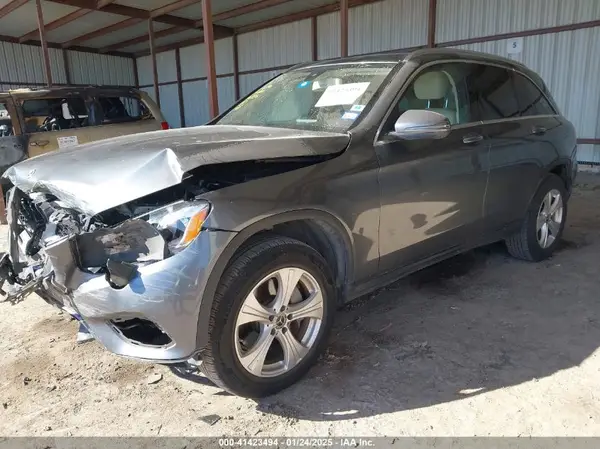 WDC0G4JB2JV033700 2018 MERCEDES-BENZ GLC - Image 2