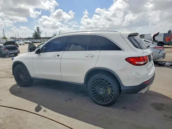 WDC0G4JB2JV037391 2018 MERCEDES-BENZ GLC - Image 2