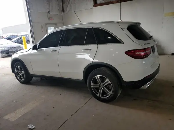 WDC0G4JB2JV039397 2018 MERCEDES-BENZ GLC - Image 2