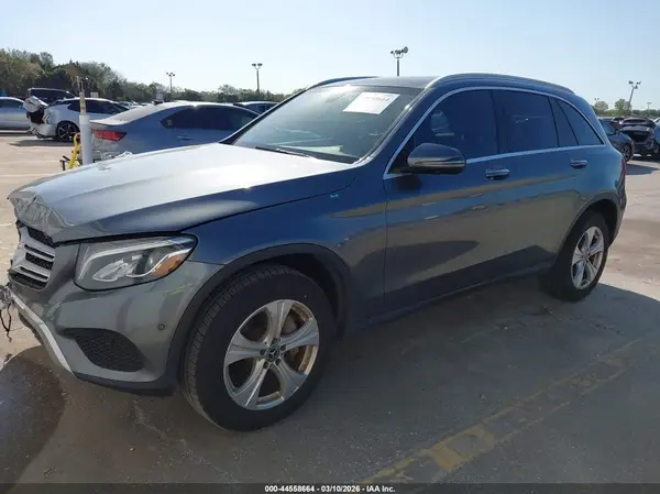WDC0G4JB2JV086137 2018 MERCEDES-BENZ GLC - Image 2