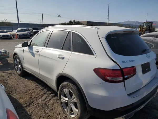 WDC0G4JB2JV088342 2018 MERCEDES-BENZ GLC - Image 2