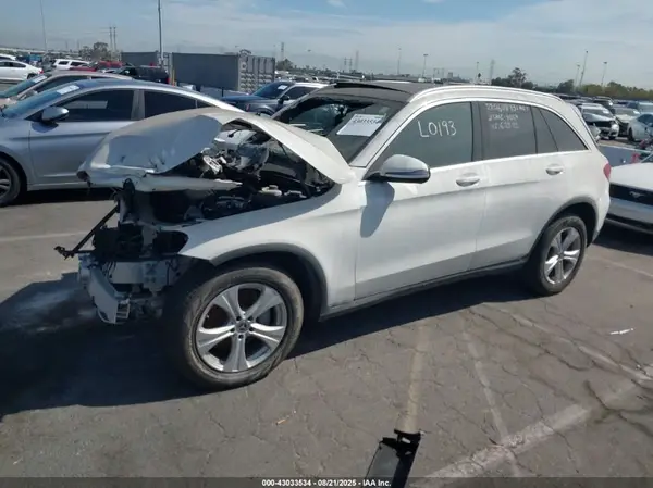 WDC0G4JB2JV097817 2018 MERCEDES-BENZ GLC - Image 2