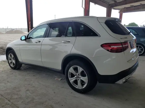 WDC0G4JB2JV114356 2018 MERCEDES-BENZ GLC - Image 2