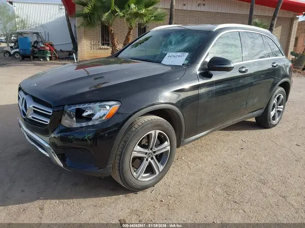 WDC0G4JB2KF480118 2019 MERCEDES-BENZ GLC - Image 2