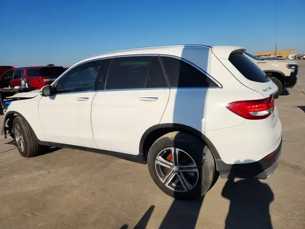 WDC0G4JB2KF610883 2019 MERCEDES-BENZ GLC - Image 2