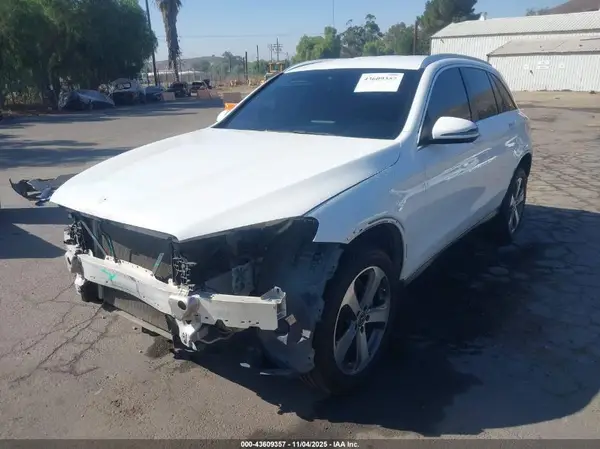 WDC0G4JB2KF664748 2019 MERCEDES-BENZ GLC - Image 2