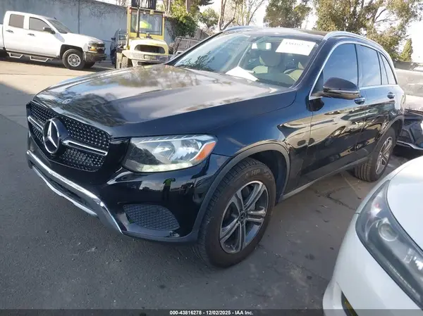 WDC0G4JB2KV123804 2019 MERCEDES-BENZ GLC - Image 2