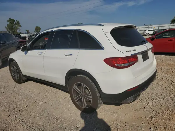 WDC0G4JB2KV137086 2019 MERCEDES-BENZ GLC - Image 2
