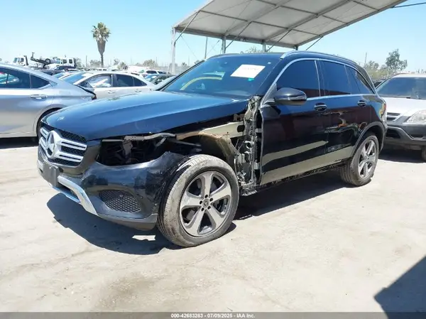 WDC0G4JB2KV140425 2019 MERCEDES-BENZ GLC - Image 2