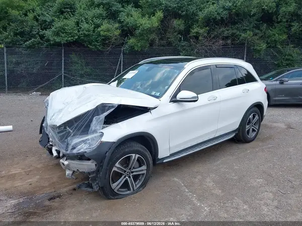 WDC0G4JB2KV151800 2019 MERCEDES-BENZ GLC - Image 2