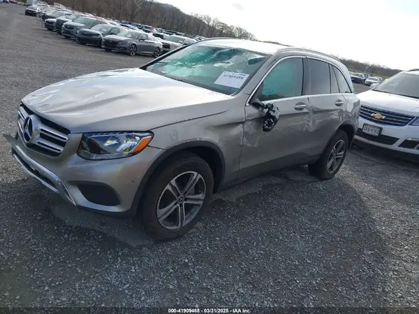 WDC0G4JB2KV175112 2019 MERCEDES-BENZ GLC - Image 2