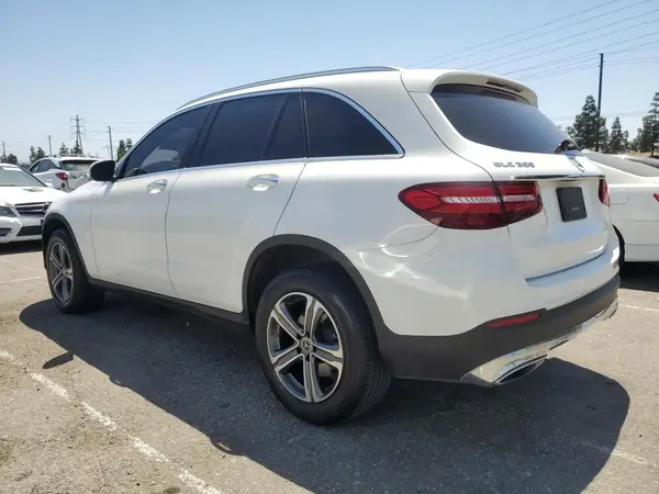 WDC0G4JB2KV194307 2019 MERCEDES-BENZ GLC - Image 2