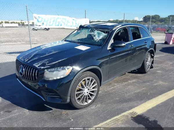 WDC0G4JB3GF006847 2016 MERCEDES-BENZ GLC - Image 2