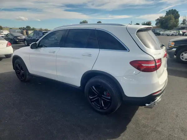 WDC0G4JB3GF025754 2016 MERCEDES-BENZ GLC - Image 2