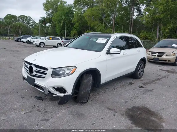 WDC0G4JB3GF081161 2016 MERCEDES-BENZ GLC - Image 2