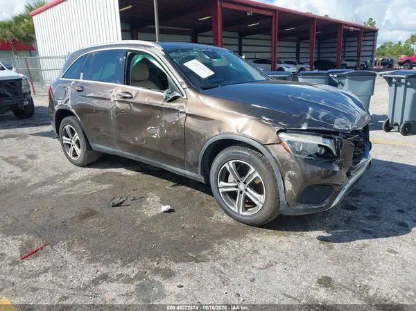 WDC0G4JB3GF107077 2016 MERCEDES-BENZ GLC - Image 1