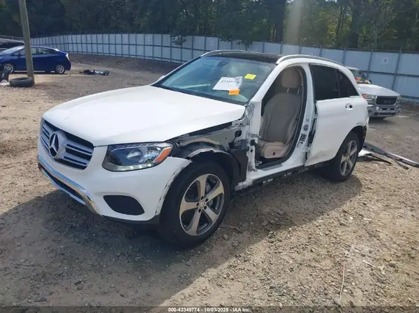 WDC0G4JB3GF110688 2016 MERCEDES-BENZ GLC - Image 2