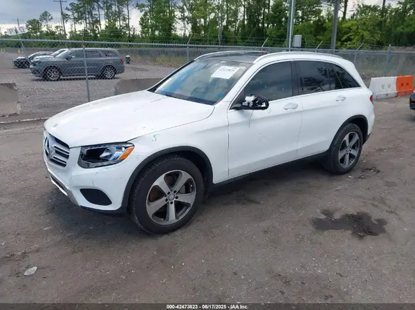 WDC0G4JB3HF115987 2017 MERCEDES-BENZ GLC - Image 2