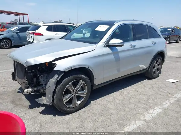 WDC0G4JB3HF250225 2017 MERCEDES-BENZ GLC - Image 2