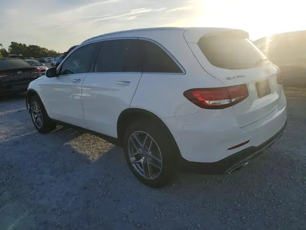 WDC0G4JB3HF257112 2017 MERCEDES-BENZ GLC - Image 2