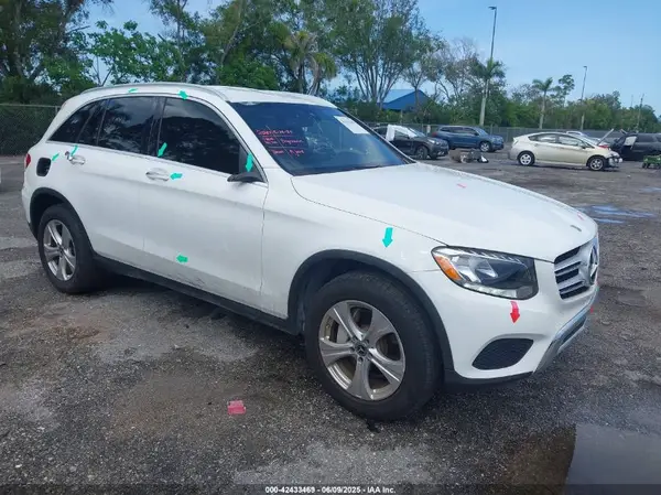 WDC0G4JB3HV011053 2017 MERCEDES-BENZ GLC - Image 1
