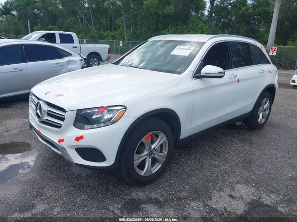 WDC0G4JB3HV011053 2017 MERCEDES-BENZ GLC - Image 2