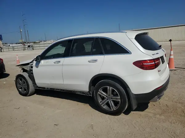 WDC0G4JB3JV025931 2018 MERCEDES-BENZ GLC - Image 2