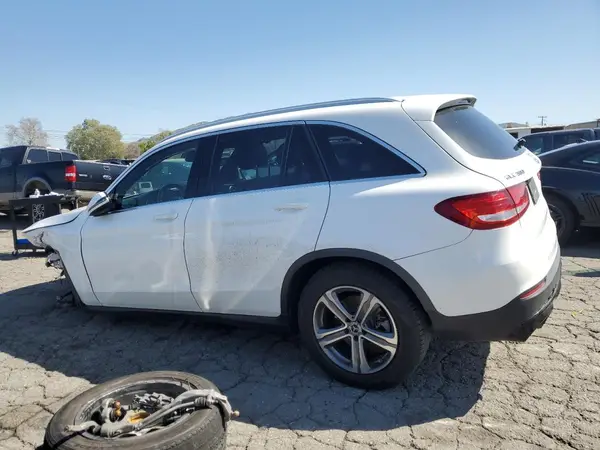 WDC0G4JB3JV043863 2018 MERCEDES-BENZ GLC - Image 2