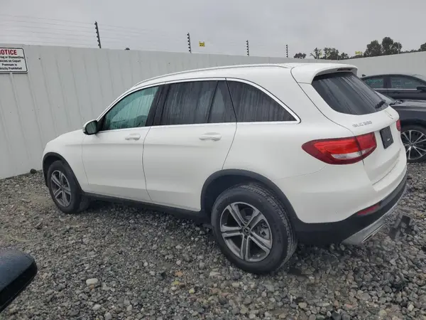 WDC0G4JB3JV049579 2018 MERCEDES-BENZ GLC - Image 2