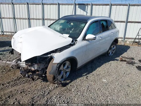 WDC0G4JB3JV050764 2018 MERCEDES-BENZ GLC - Image 2