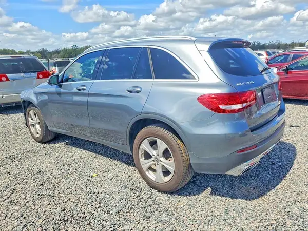 WDC0G4JB3JV065765 2018 MERCEDES-BENZ GLC - Image 2