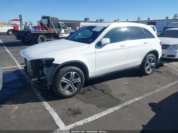 WDC0G4JB3JV066852 2018 MERCEDES-BENZ GLC - Image 2