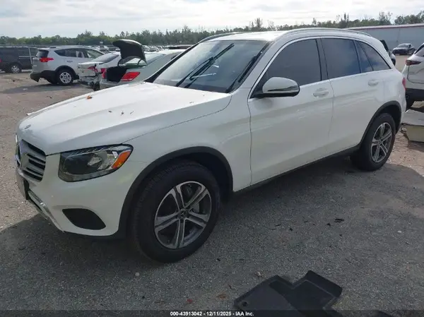 WDC0G4JB3JV067743 2018 MERCEDES-BENZ GLC - Image 2