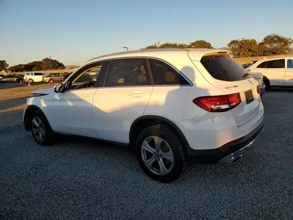 WDC0G4JB3JV068942 2018 MERCEDES-BENZ GLC - Image 2