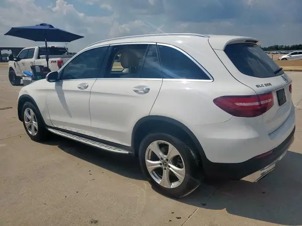 WDC0G4JB3JV078872 2018 MERCEDES-BENZ GLC - Image 2