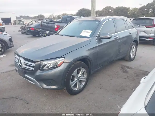 WDC0G4JB3JV080945 2018 MERCEDES-BENZ GLC - Image 2