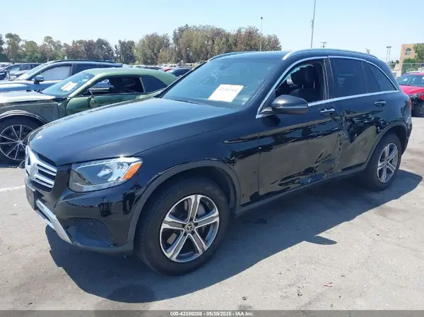 WDC0G4JB3JV086986 2018 MERCEDES-BENZ GLC - Image 2