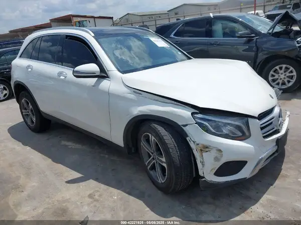WDC0G4JB3K1000679 2019 MERCEDES-BENZ GLC - Image 1