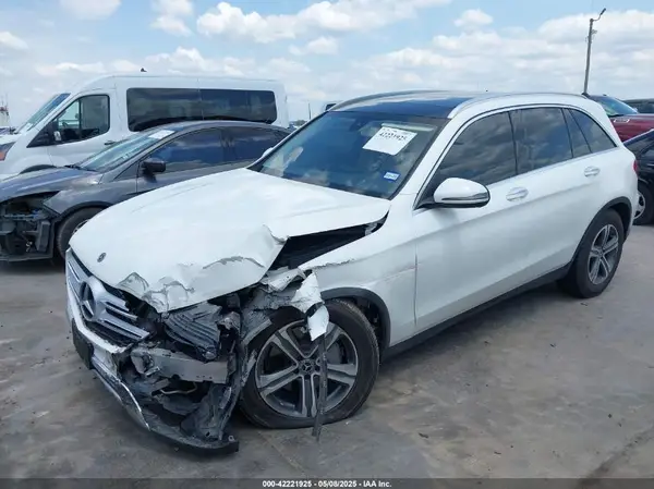 WDC0G4JB3K1000679 2019 MERCEDES-BENZ GLC - Image 2
