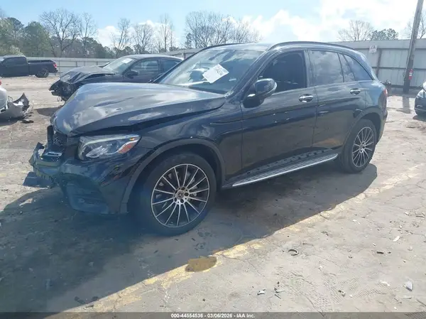 WDC0G4JB3KF562794 2019 MERCEDES-BENZ GLC - Image 2