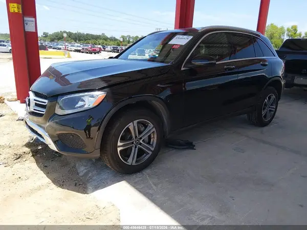 WDC0G4JB3KF576047 2019 MERCEDES-BENZ GLC - Image 2