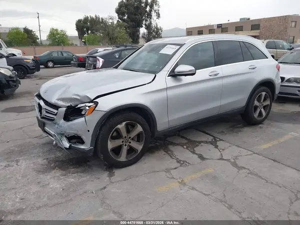 WDC0G4JB3KF596198 2019 MERCEDES-BENZ GLC - Image 2