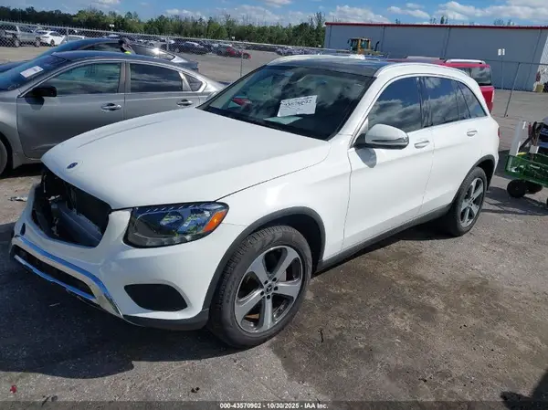WDC0G4JB3KF603490 2019 MERCEDES-BENZ GLC - Image 2
