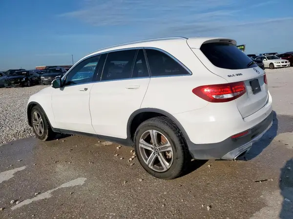 WDC0G4JB3KV130714 2019 MERCEDES-BENZ GLC - Image 2