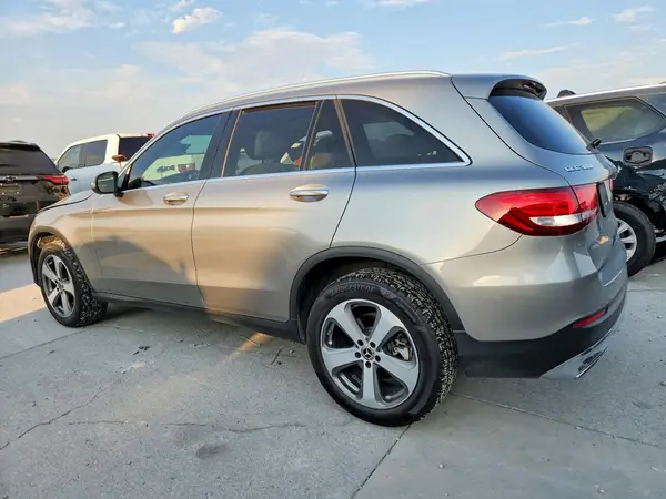 WDC0G4JB3KV170761 2019 MERCEDES-BENZ GLC - Image 2