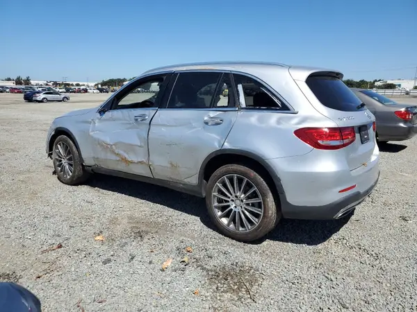 WDC0G4JB4GF013158 2016 MERCEDES-BENZ GLC - Image 2