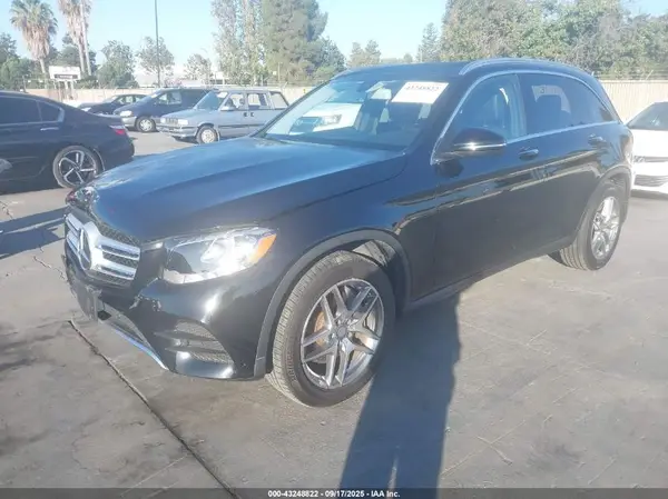 WDC0G4JB4GF013578 2016 MERCEDES-BENZ GLC - Image 2