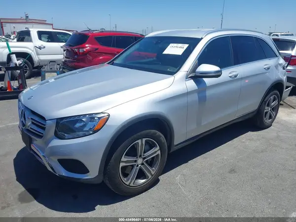 WDC0G4JB4GF084246 2016 MERCEDES-BENZ GLC - Image 2
