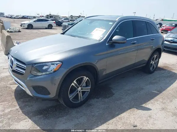WDC0G4JB4GF084697 2016 MERCEDES-BENZ GLC - Image 2